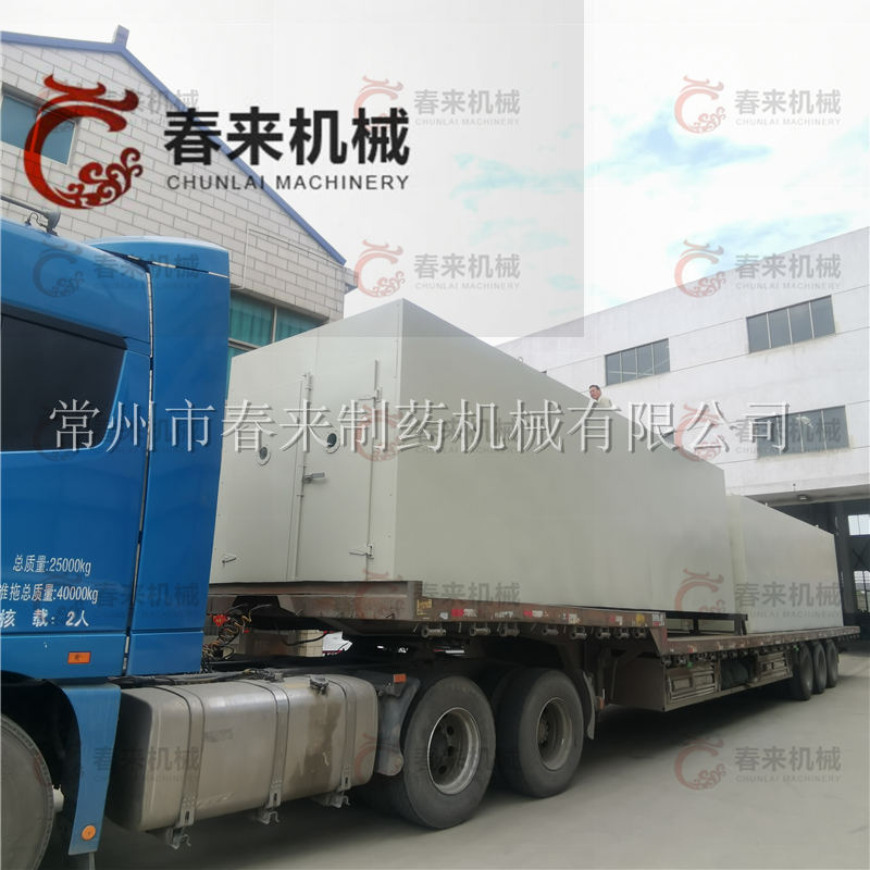 河北客戶兩台大型非標熱風循環烘箱發貨現場